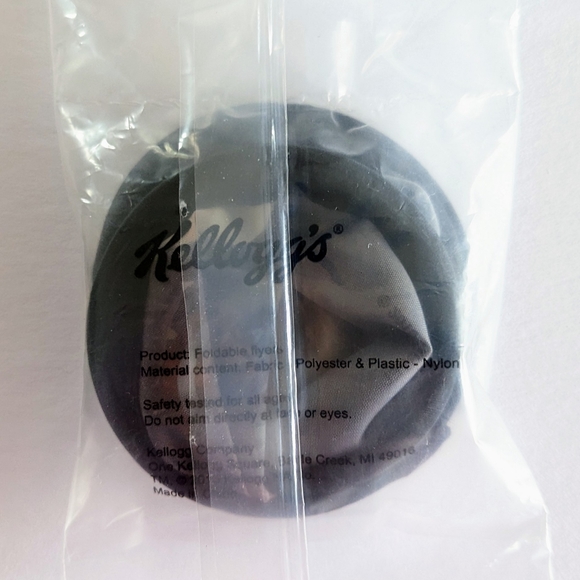 AVENGERS Flying DISK Nylon IRON MAN 2015 DISC Age of ULTRON Kellogg's Cereal NEW - Picture 2 of 4